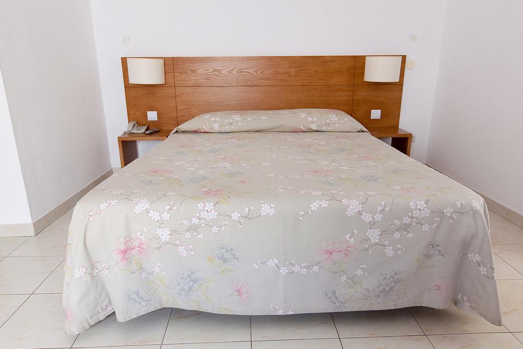 Hotel Solmar Calheta (Azores) Quarto foto