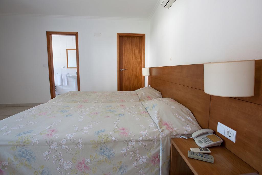 Hotel Solmar Calheta (Azores) Quarto foto